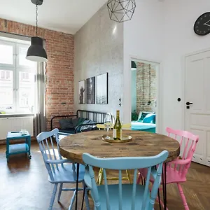 https://niezwykly-apartament-w-samym-sercu-krakowa.krakowhotelspoland.com